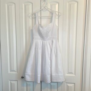 Liz Claiborne White Sweetheart Neckline Dress